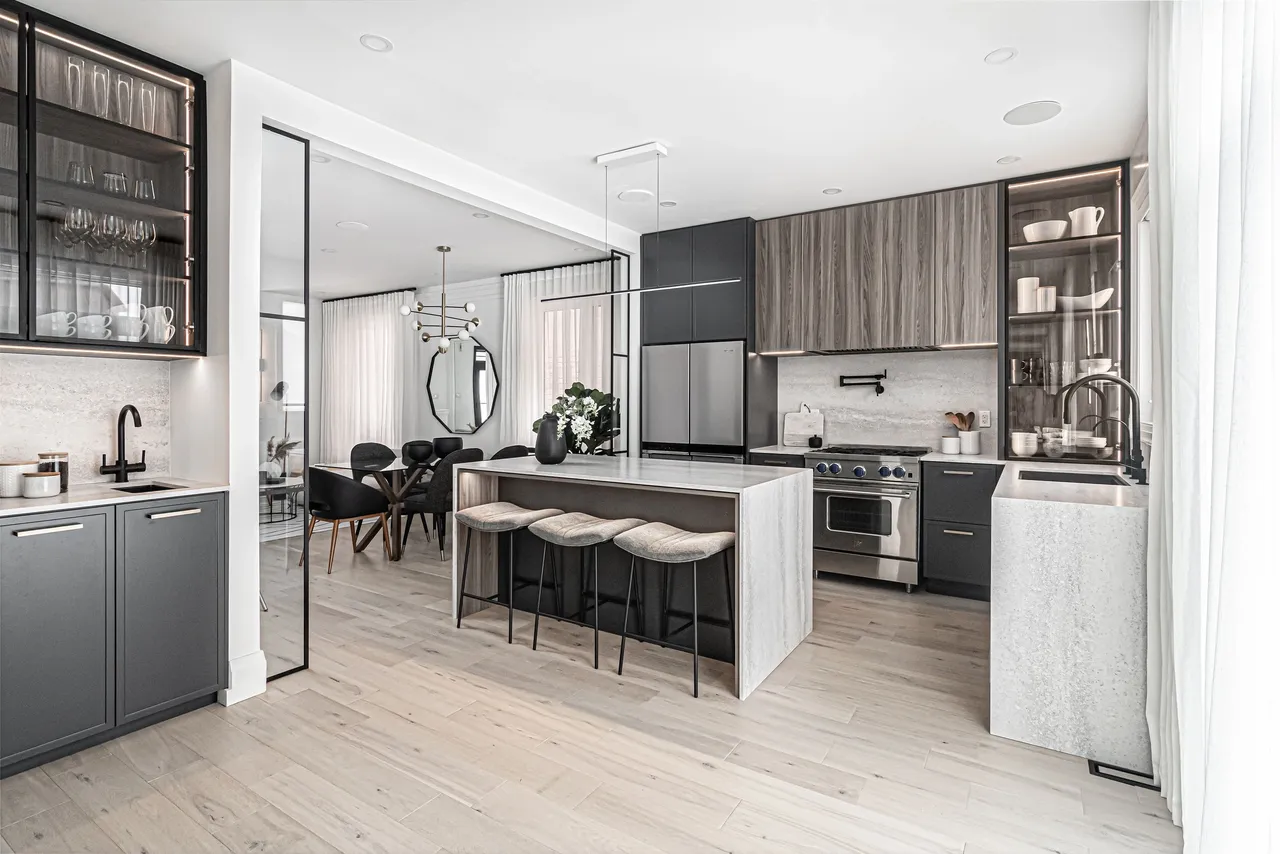 Kitchen countertop and backsplash