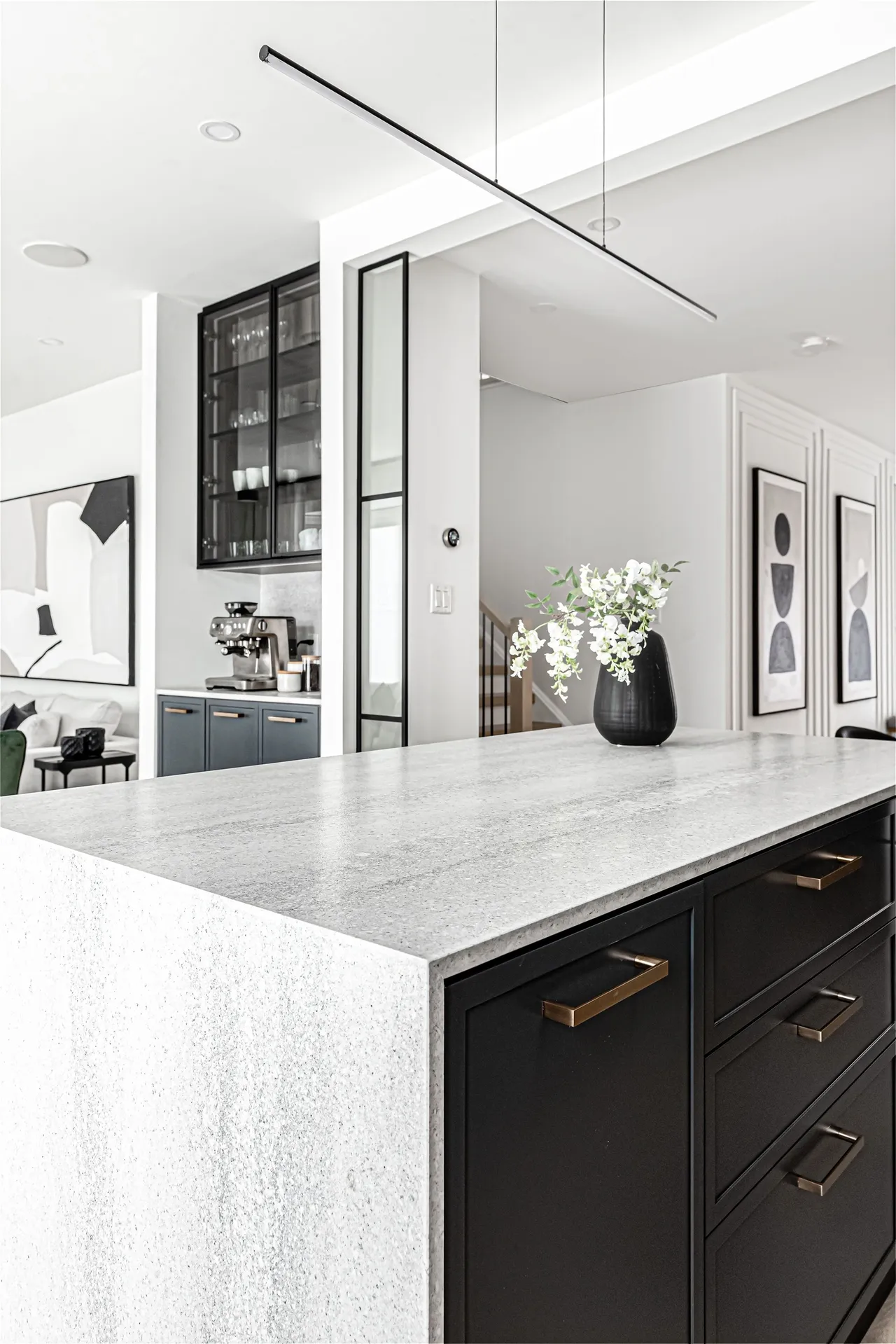 Full kitchen vertical view