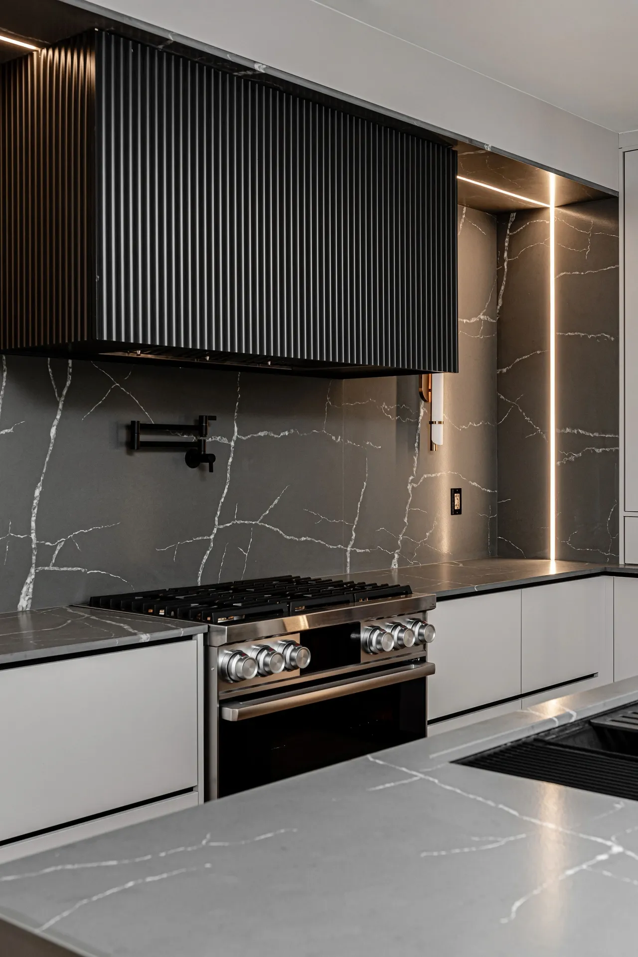 Full kitchen vertical view